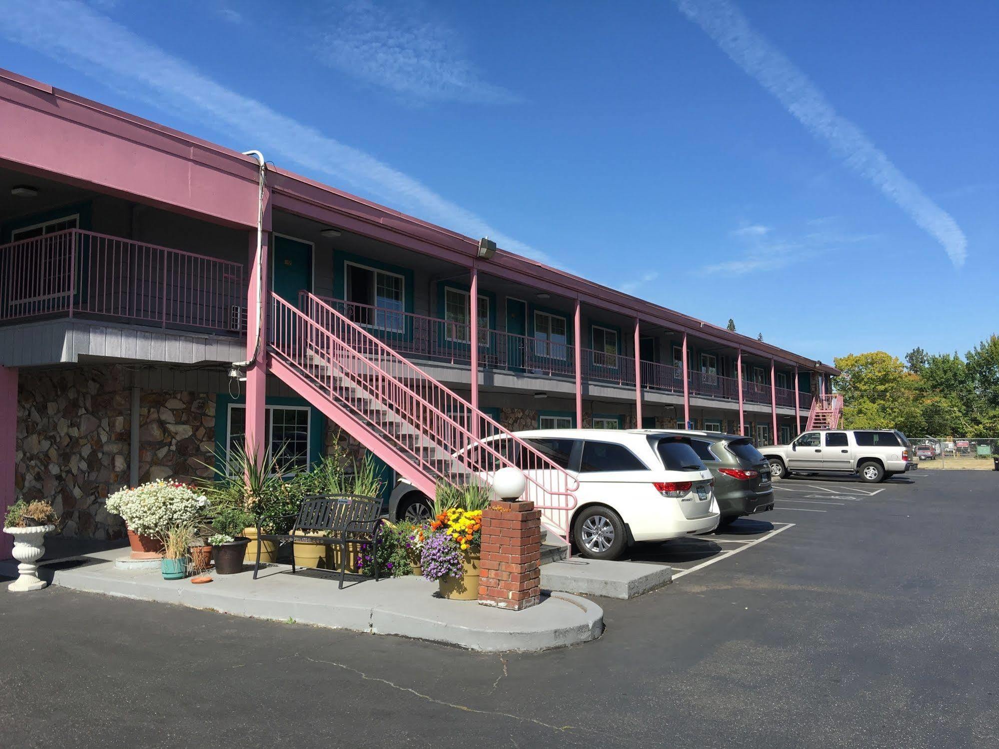 Beaverton Budget Inn エクステリア 写真